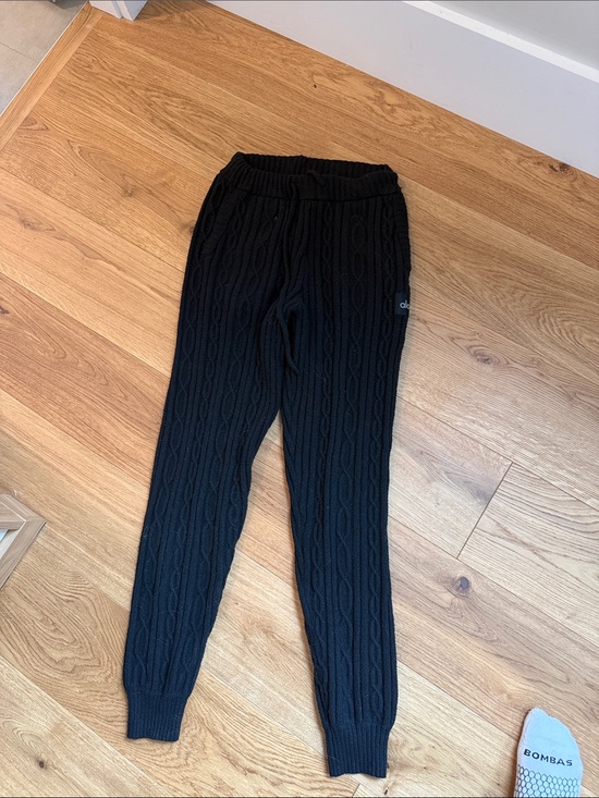 ALO Yoga Pants - ALO Black Cable-Knit Knit Jogger Pants